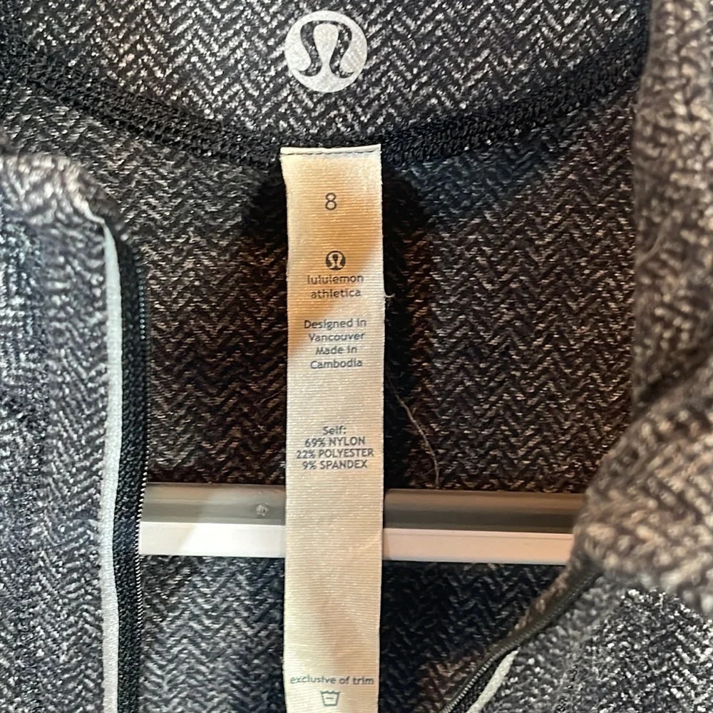 Lululemon Run: U-Turn Pullover Black / Heathered Coal size 8 - Picture 3 of 9